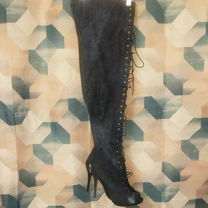 Lady's Thigh High Boots